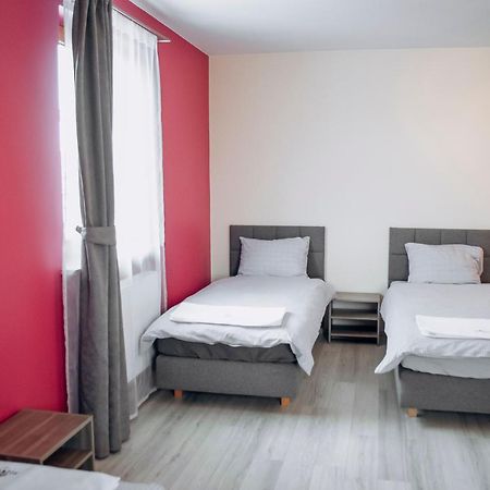 Redwood Hostel Lublin Buitenkant foto
