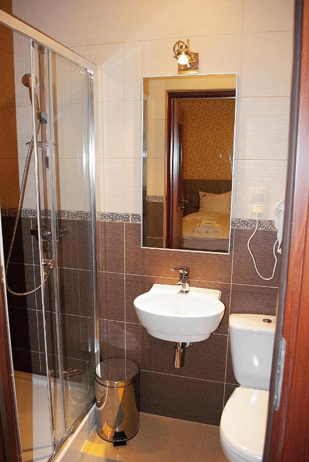 Redwood Hostel Lublin Buitenkant foto