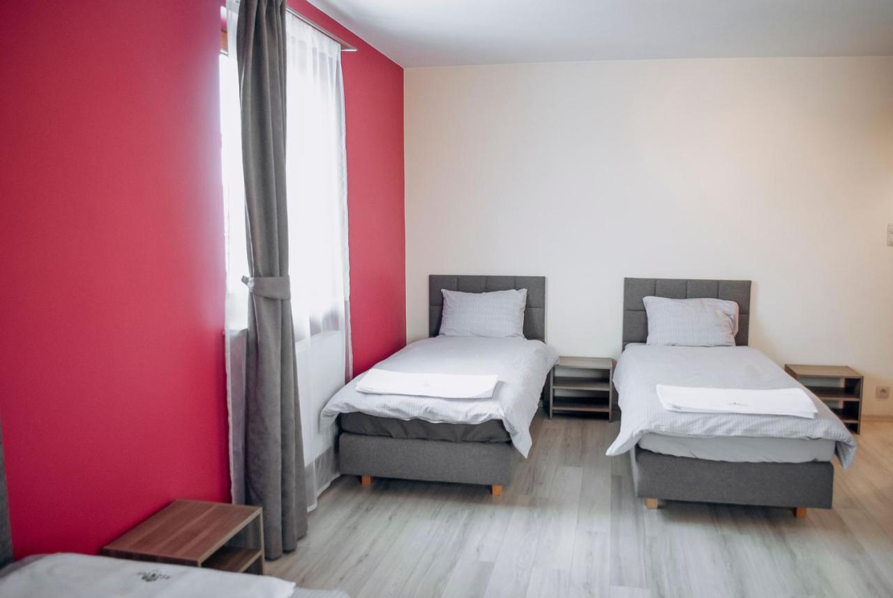 Redwood Hostel Lublin Buitenkant foto
