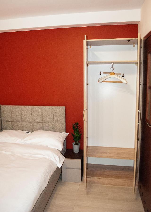 Redwood Hostel Lublin Buitenkant foto
