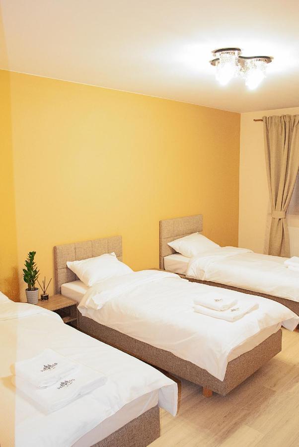 Redwood Hostel Lublin Buitenkant foto