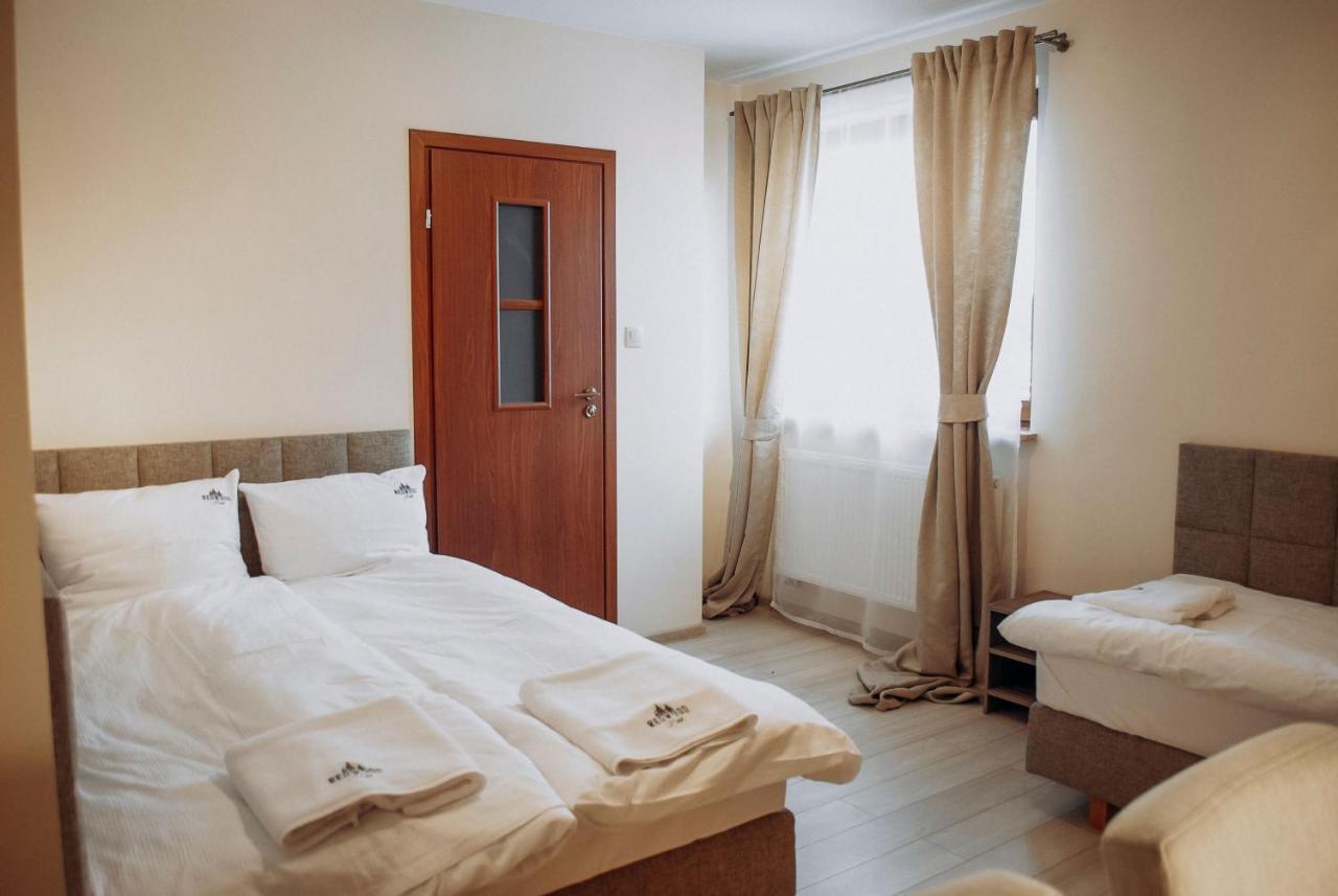 Redwood Hostel Lublin Buitenkant foto