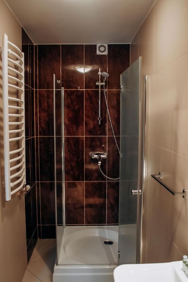 Redwood Hostel Lublin Buitenkant foto